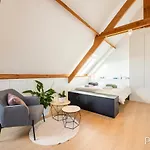 Lovely & Stylish At P36 Gent, Near The Center דירה *