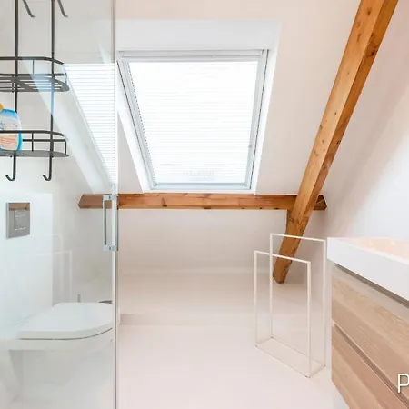 Lovely & Stylish At P36 Gent, Near The Center 아파트 *