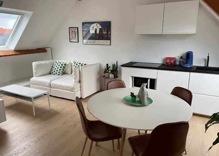 Apartment Lovely & Stylish At P36 Gent, Near The Center